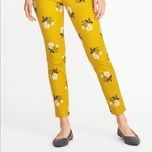 Old Navy Pixie Mid Rise Ankle Pants